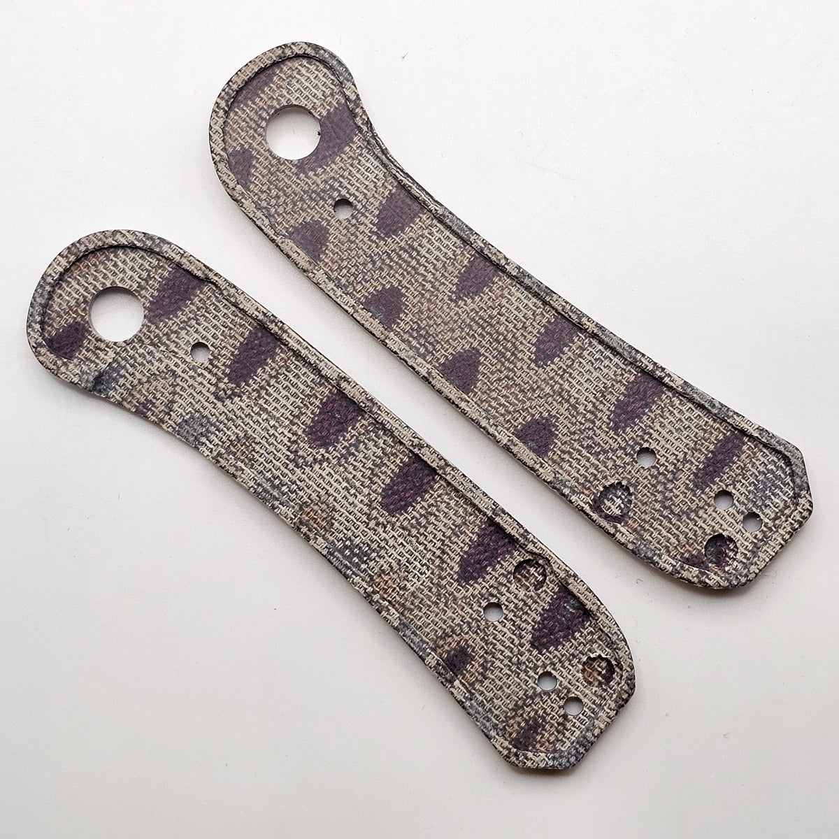 Knafs Lander 1 Scales – Contoured Python Canvas